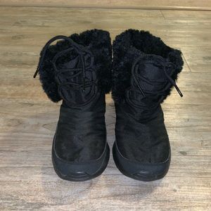 Women’s Nike snow shoes/boots